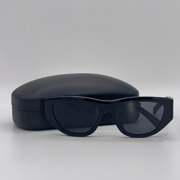 CELINE - Woman Monochroms Sunnies R1.298 - Picture 1 of 3